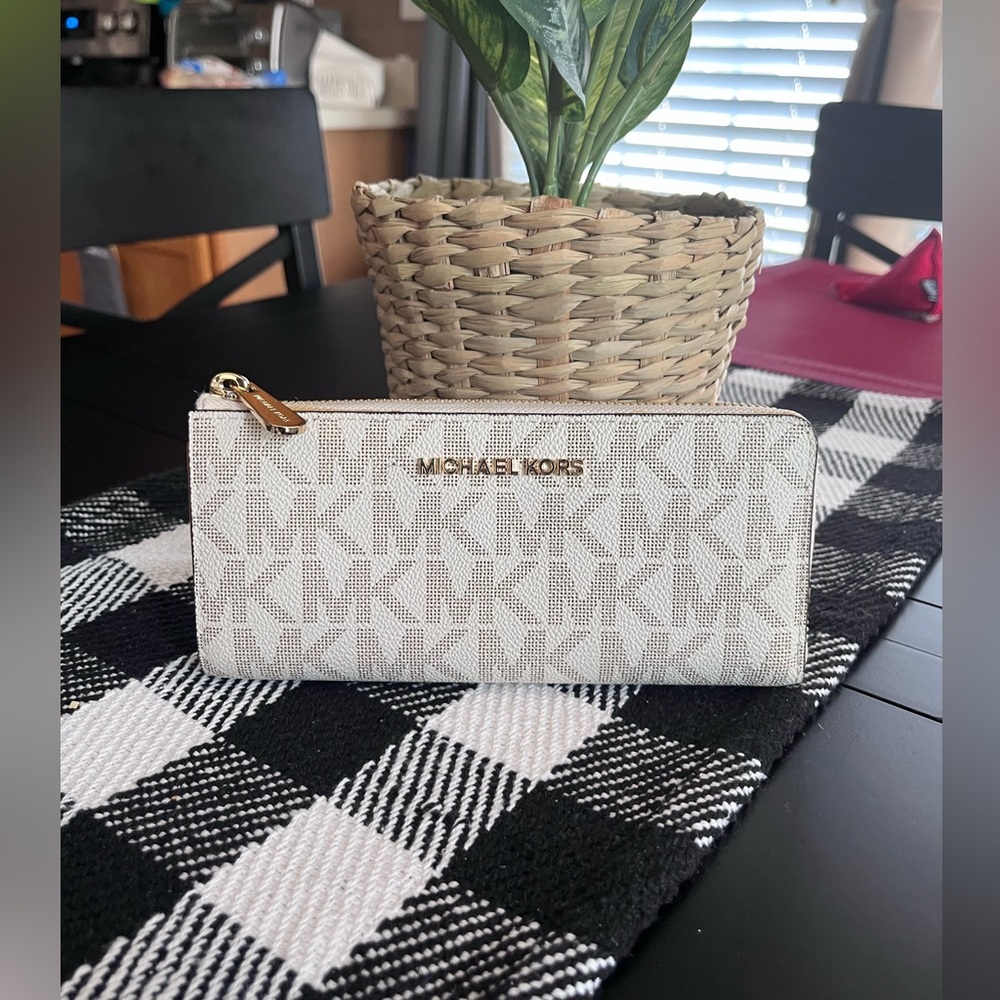 🌼Michael Kors Wallet🌼